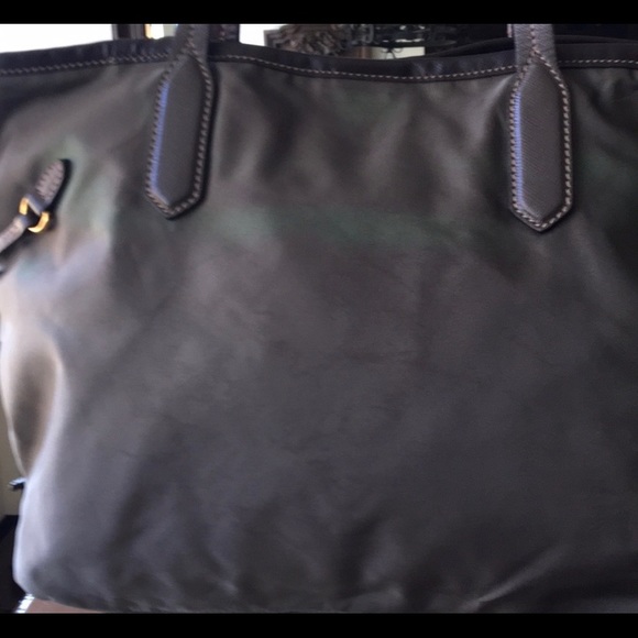 (Used) Prada tote. Dark green. Slight discoloration - Picture 3 of 10